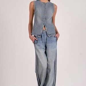 NWT- Elan - Light Blue Women's Denim Vest - extremely flattering fit